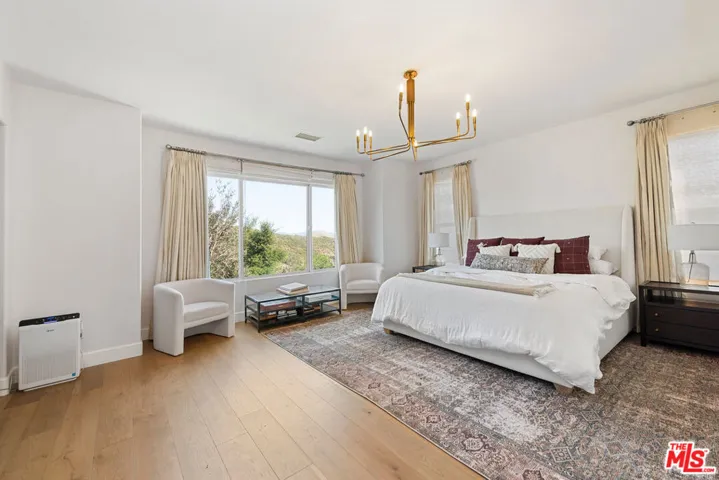 904 Blackbourne, Oak Park, California 91377