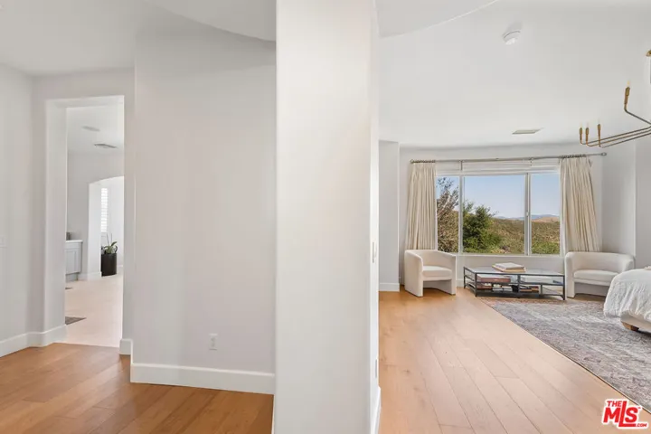 904 Blackbourne, Oak Park, California 91377