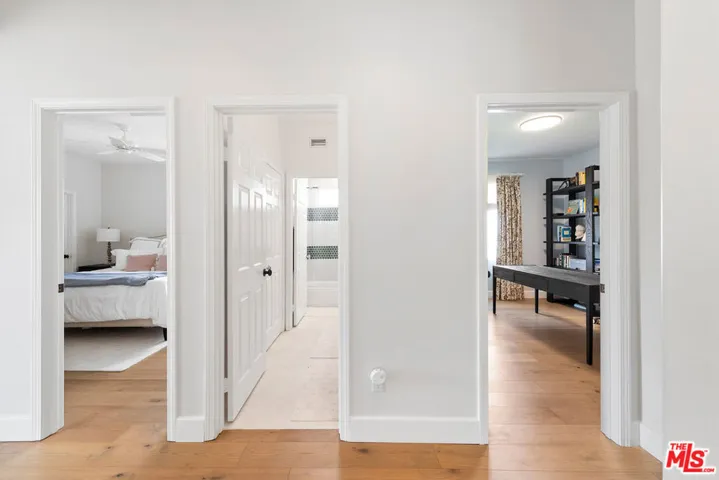 904 Blackbourne, Oak Park, California 91377