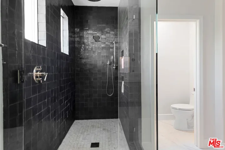 904 Blackbourne, Oak Park, California 91377