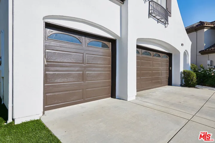 904 Blackbourne, Oak Park, California 91377