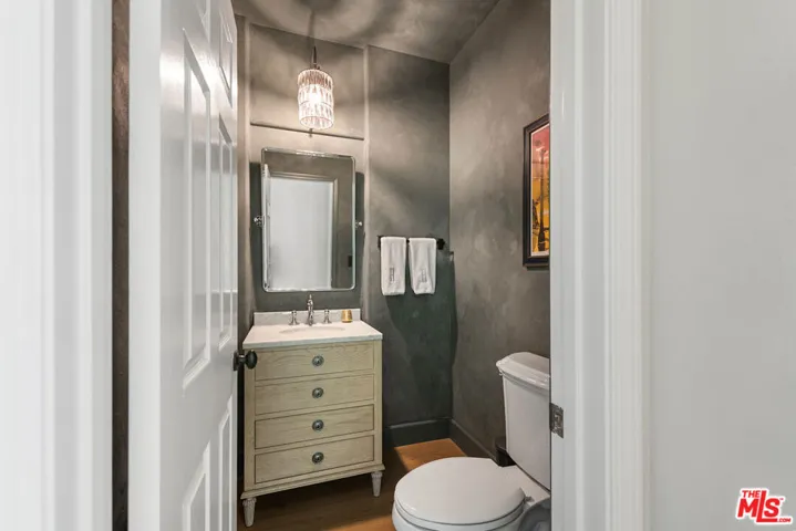 904 Blackbourne, Oak Park, California 91377