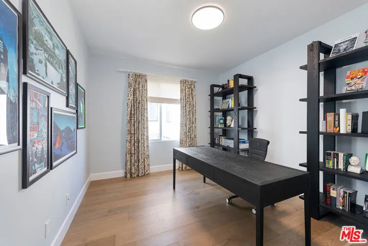 904 Blackbourne, Oak Park, California 91377