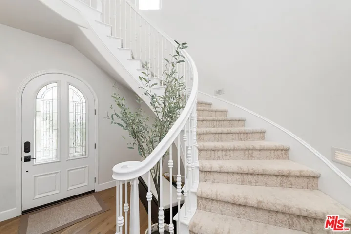 904 Blackbourne, Oak Park, California 91377