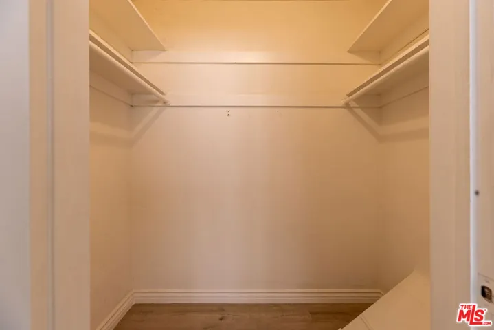 1418 S Bentley Avenue 203, Los Angeles, California 90025