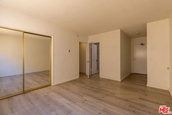 1418 S Bentley Avenue 203, Los Angeles, California 90025