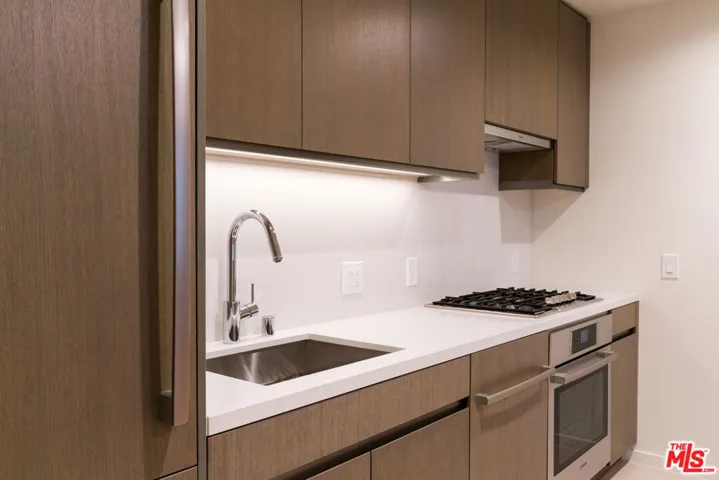 889 Francisco Street 1511, Los Angeles, California 90017