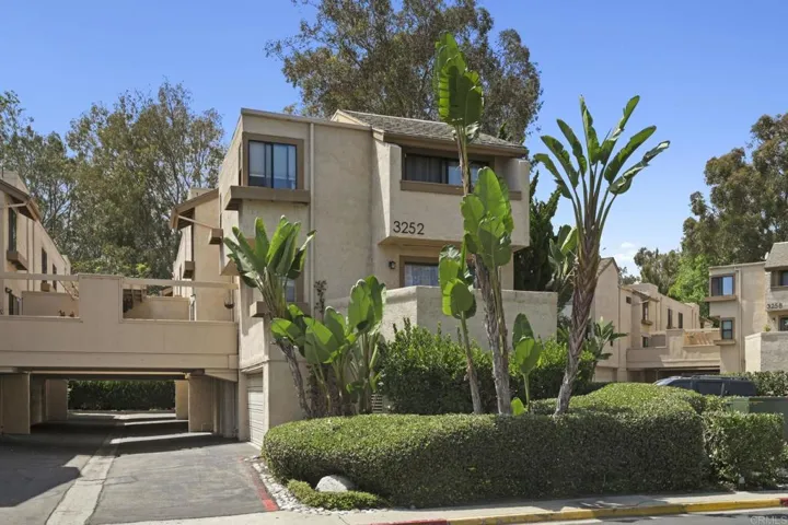 3252 Via Marin 7, La Jolla, California 92037