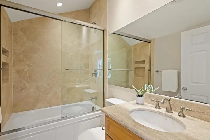3252 Via Marin 7, La Jolla, California 92037