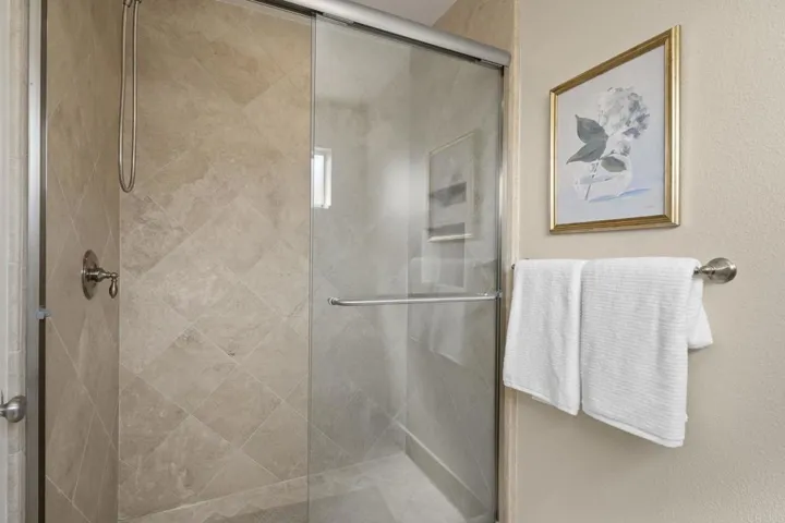 3252 Via Marin 7, La Jolla, California 92037
