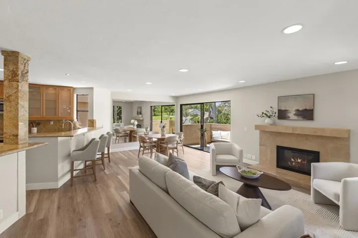 3252 Via Marin 7, La Jolla, California 92037