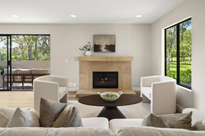 3252 Via Marin 7, La Jolla, California 92037