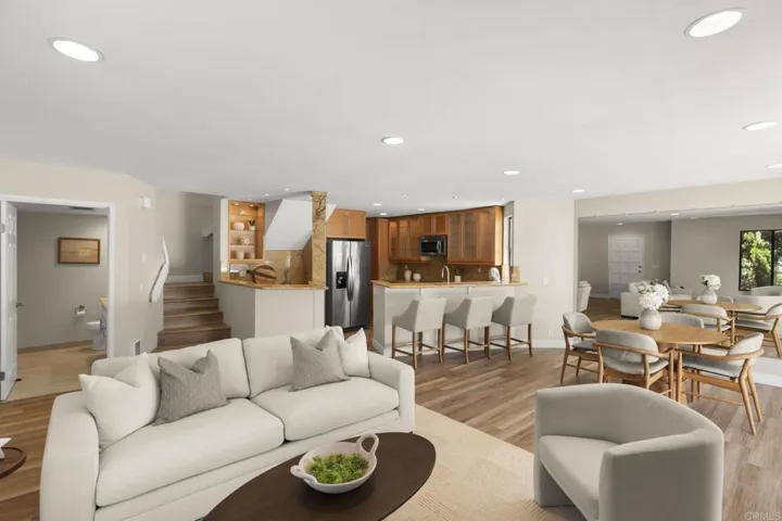 3252 Via Marin 7, La Jolla, California 92037