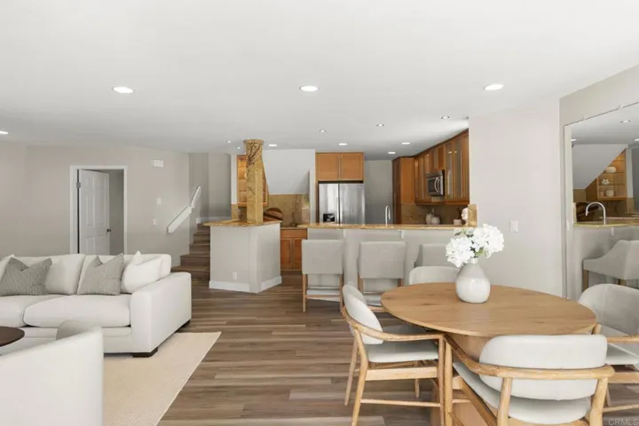 3252 Via Marin 7, La Jolla, California 92037