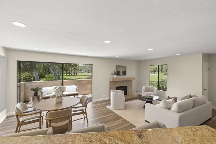 3252 Via Marin 7, La Jolla, California 92037