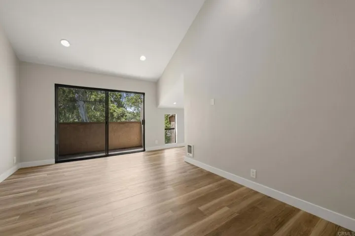 3252 Via Marin 7, La Jolla, California 92037