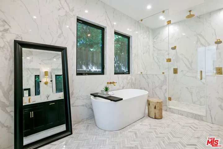 5911 Beckford Avenue, Tarzana, California 91356