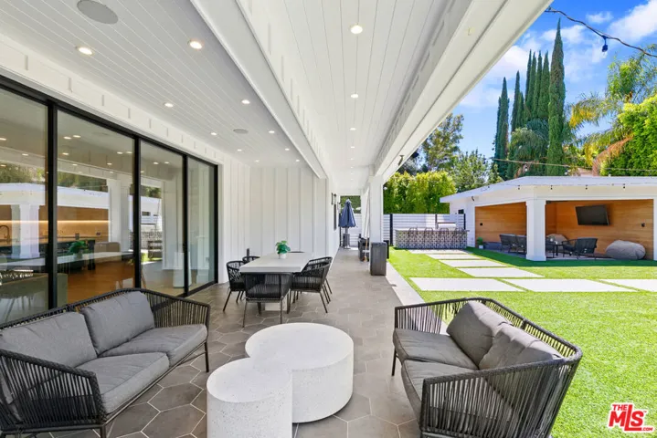 5911 Beckford Avenue, Tarzana, California 91356