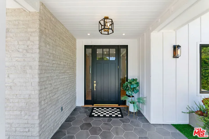 5911 Beckford Avenue, Tarzana, California 91356