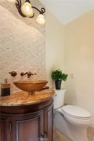 Downstairs 1/2 Bathroom