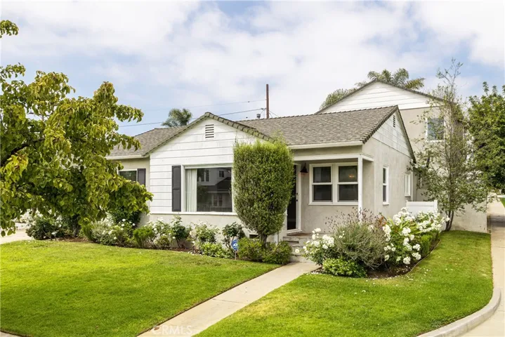 2209 Faymont Avenue, Manhattan Beach, California 90266