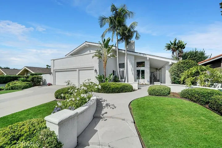 26271 La Morada Circle, Mission Viejo, California 92691