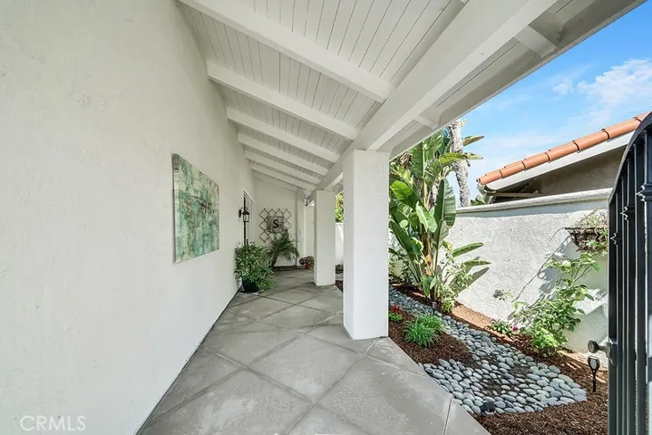 26271 La Morada Circle, Mission Viejo, California 92691