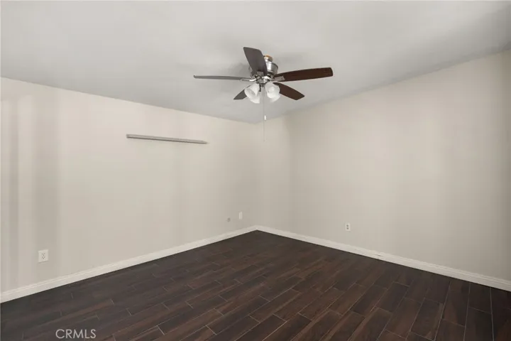 Middle Bedroom