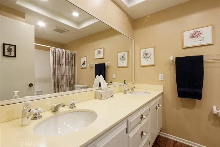 Up Stairs Bath with Tub/Shower Head