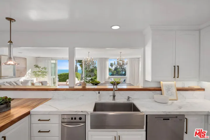 30420 Morning View Drive, Malibu, California 90265