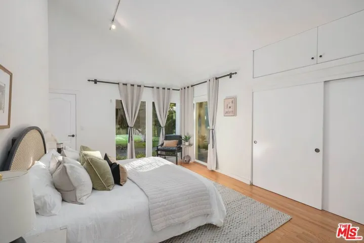 30420 Morning View Drive, Malibu, California 90265