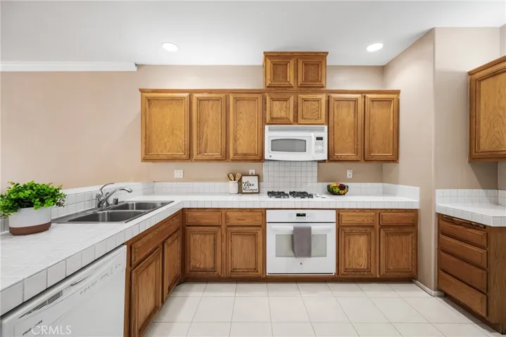 Another view of kitchen