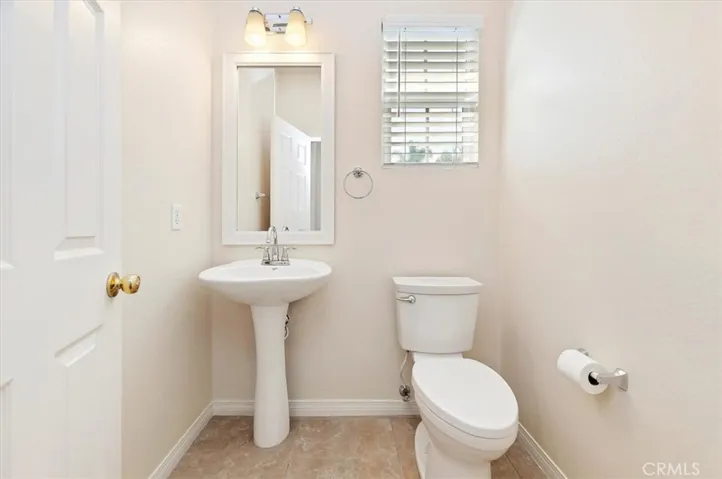 1/2 bath by Office!