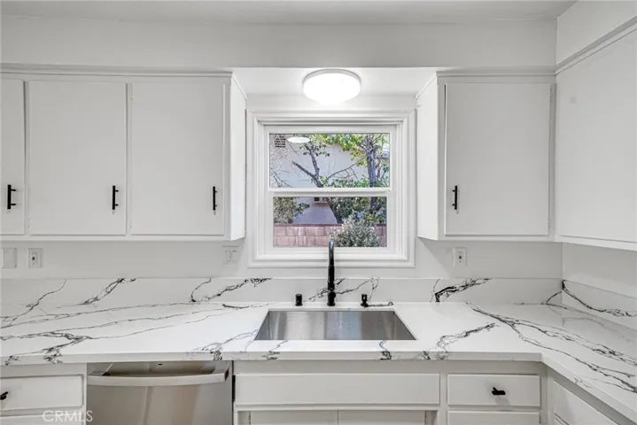 10141 Odessa Avenue, North Hills, California 91343