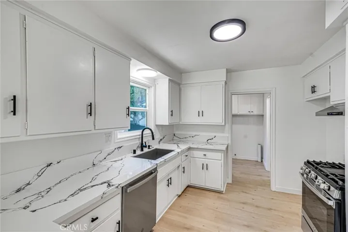 10141 Odessa Avenue, North Hills, California 91343