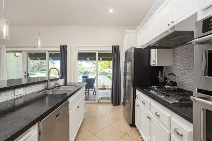302 Esplanade, Newport Beach, California 92660