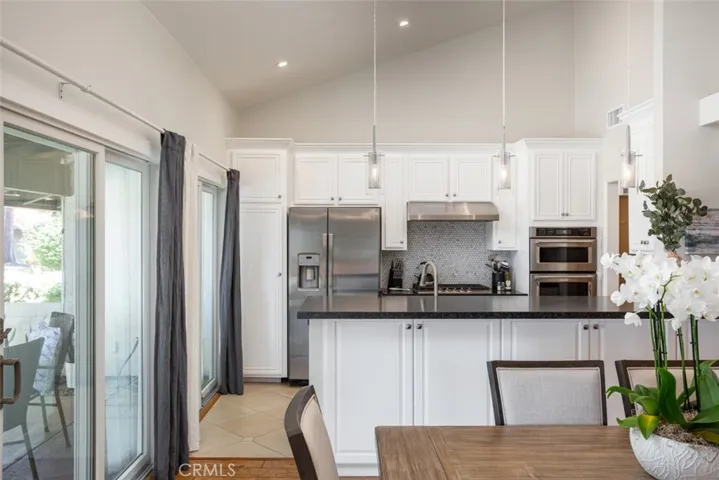 302 Esplanade, Newport Beach, California 92660