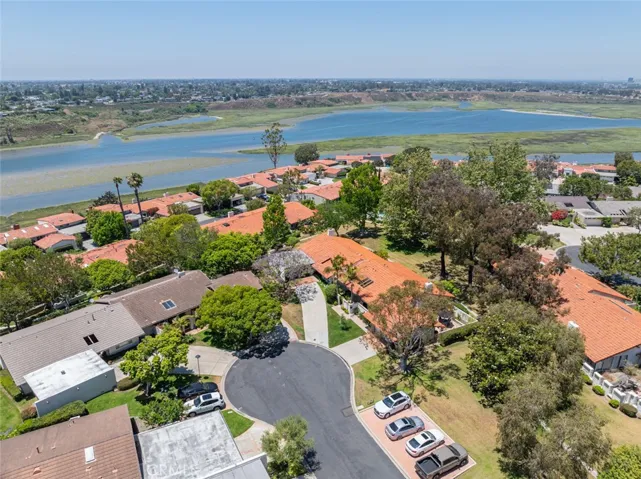 302 Esplanade, Newport Beach, California 92660
