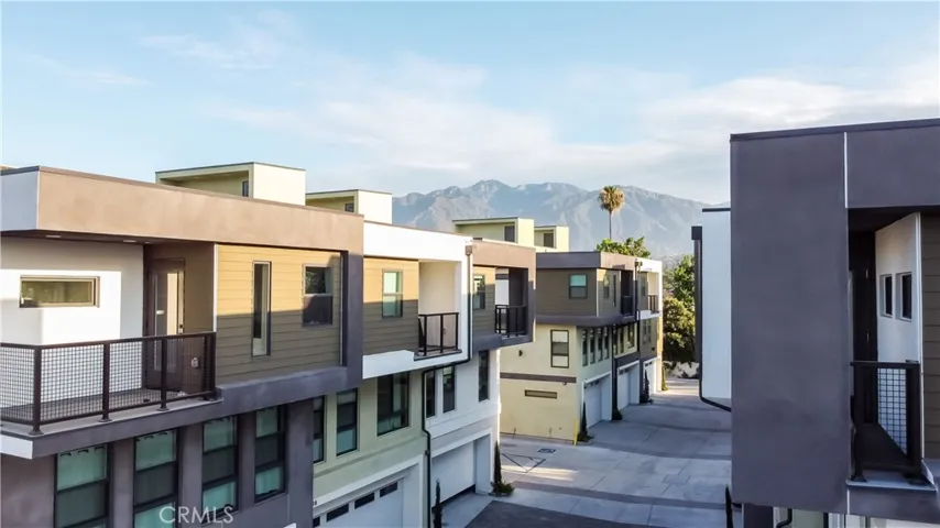 719 W Duarte Road C, Monrovia, California 91016