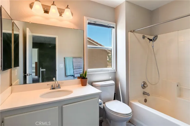 5520 Lone Pine Drive, Fontana, California 92336