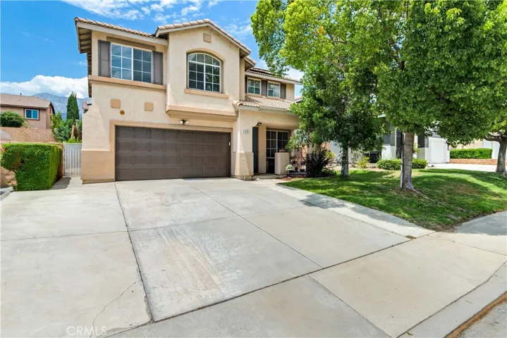 5520 Lone Pine Drive, Fontana, California 92336