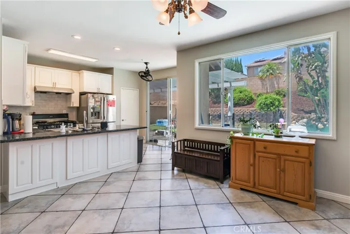 5520 Lone Pine Drive, Fontana, California 92336