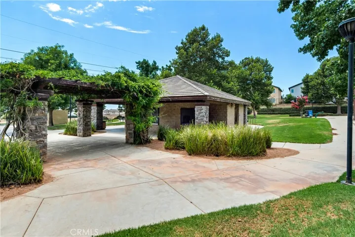 5520 Lone Pine Drive, Fontana, California 92336
