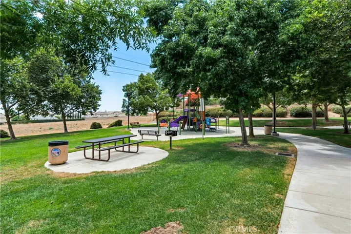 5520 Lone Pine Drive, Fontana, California 92336