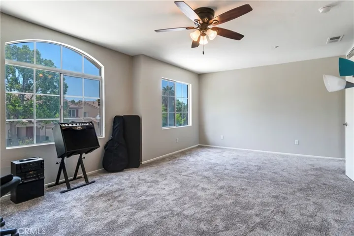 5520 Lone Pine Drive, Fontana, California 92336