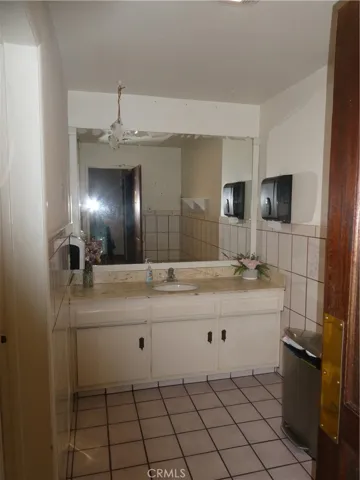 607 4th Street, San Fernando, California 91340