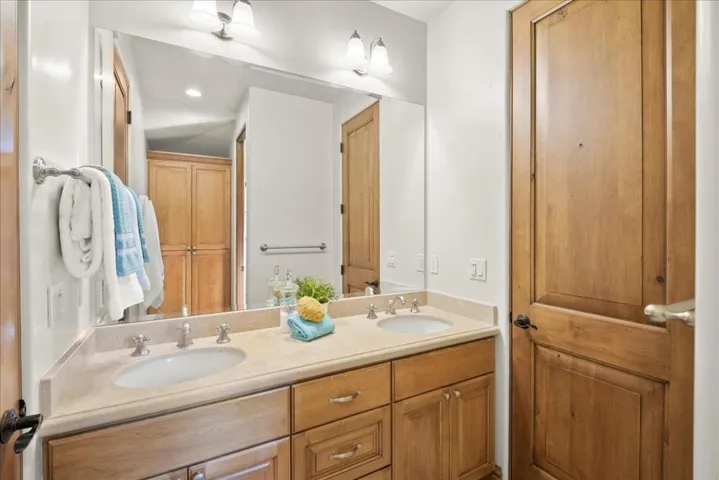 390 Chamisal Avenue, Los Altos, California 94022
