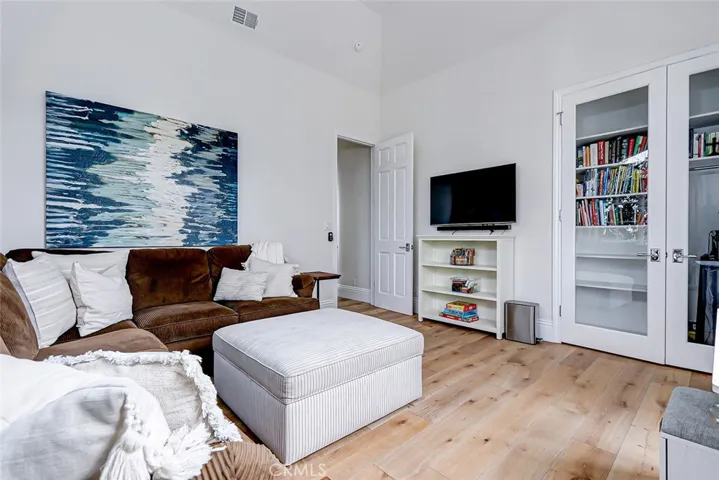 500 7th Street, Manhattan Beach, California 90266