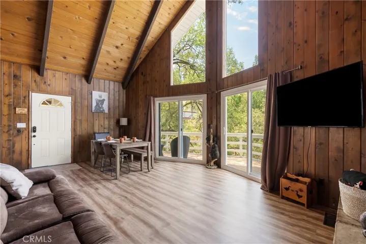 881 Rhine Road, Lake Arrowhead, California 92352