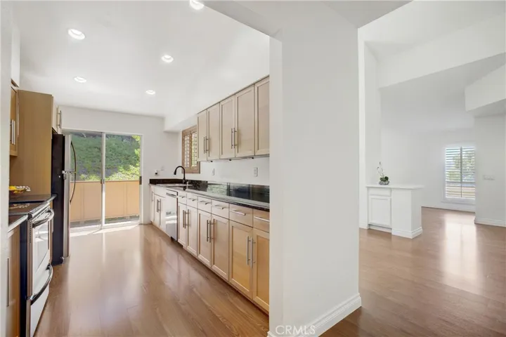 Extended galley kitchen (not available on all models)